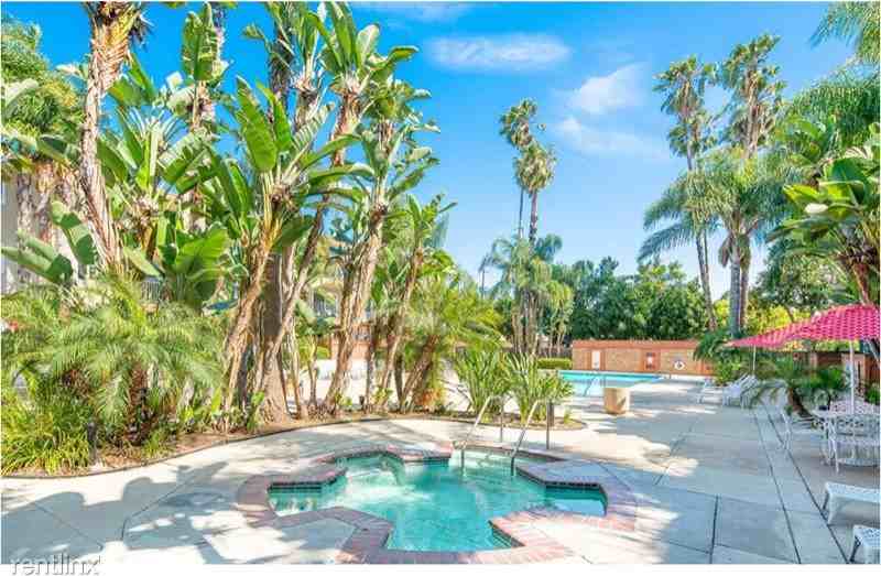 400 N Acacia Ave C15 - Photo 2 of 11