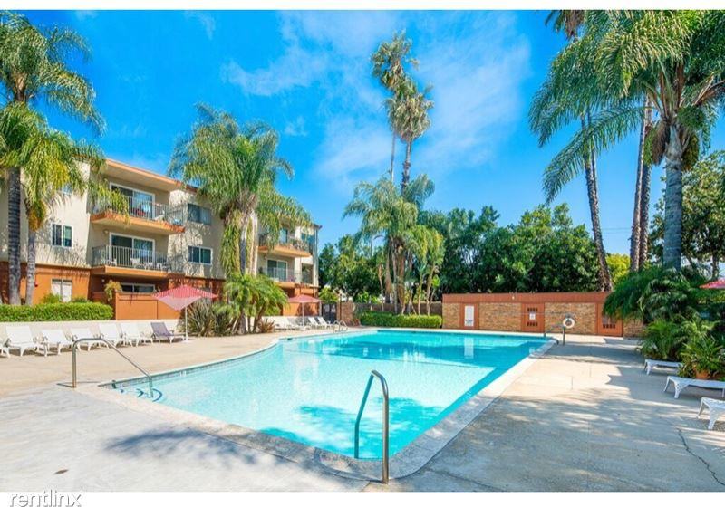 400 N Acacia Ave C15 - Photo 3 of 11