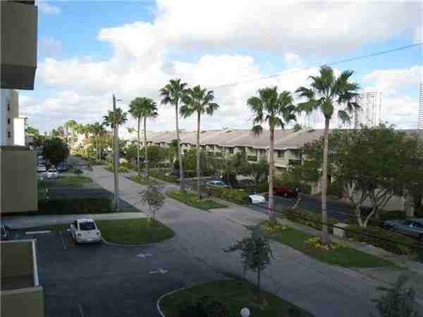 3716 NE 168th St - Photo 3 of 11