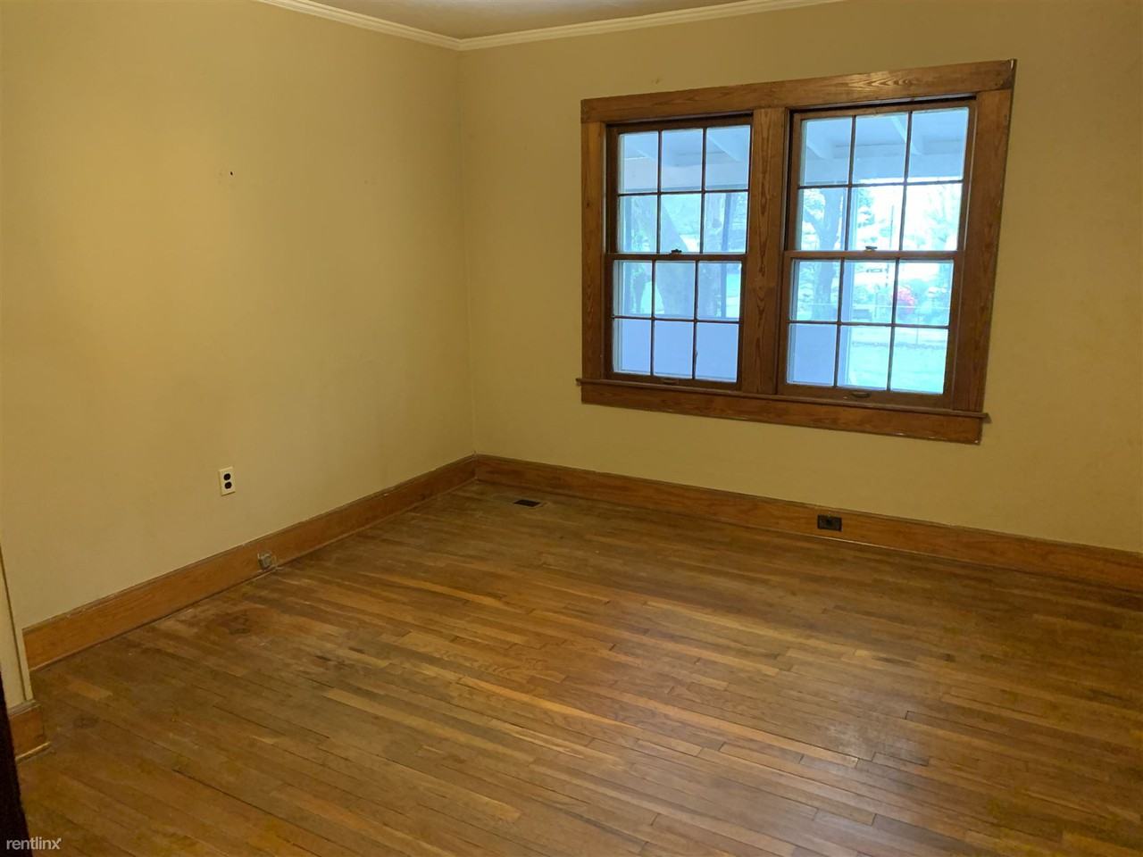 318 North Water Street - Photo 2 of 8