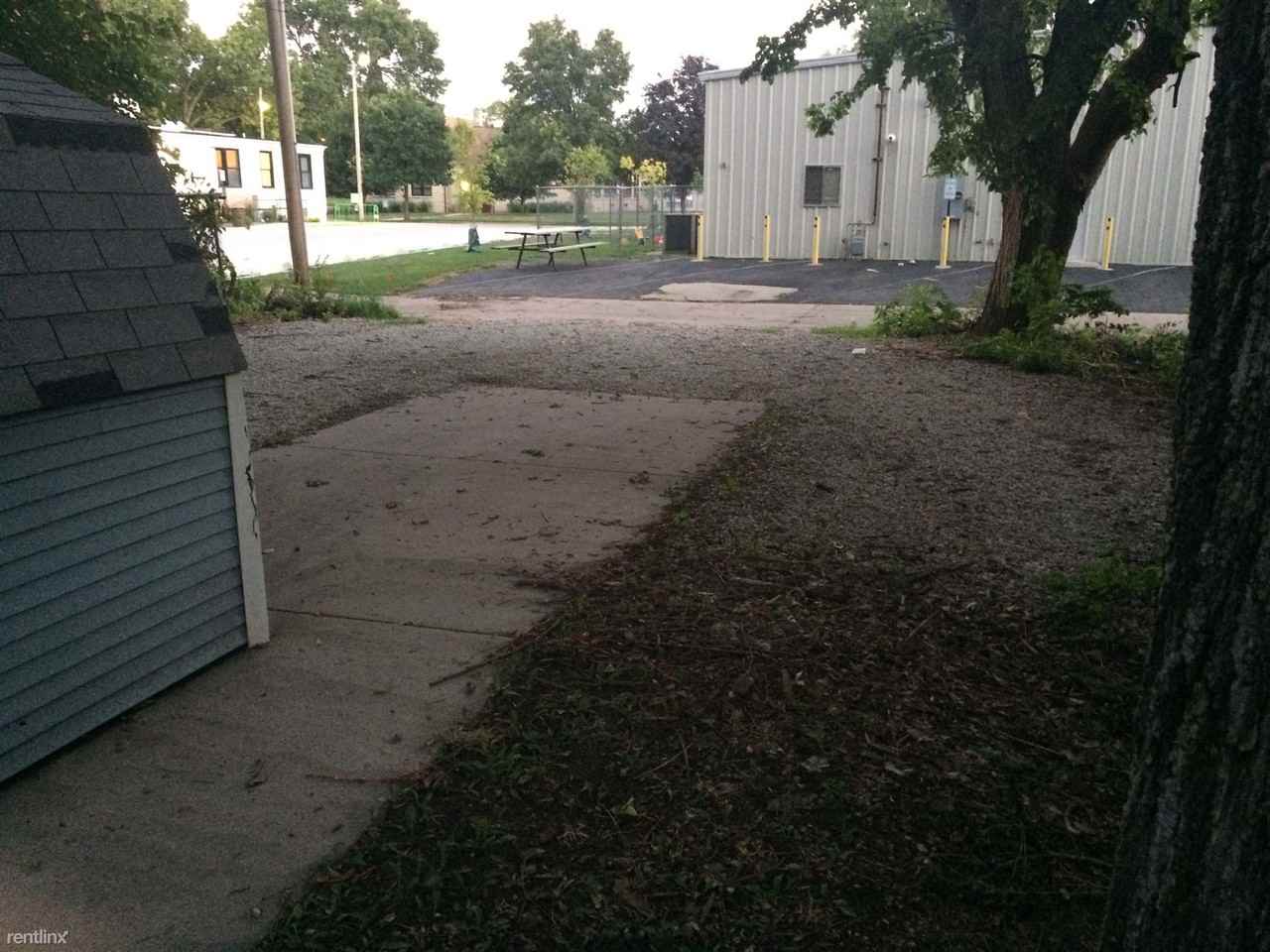 917 Colorado St - Photo 3 of 13