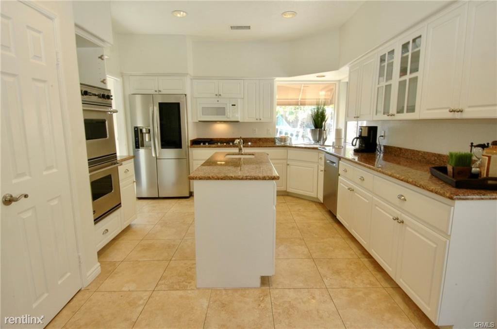 44451 Kings Canyon Ln - Photo 3 of 10