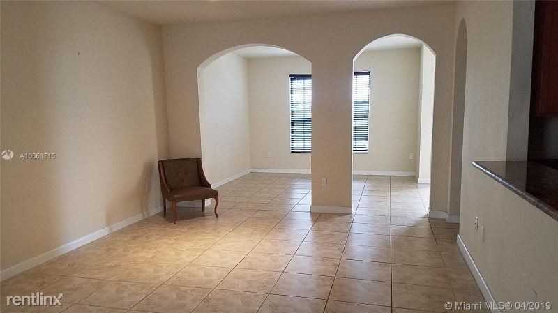 16765 SW 96th St Fl 33196 - Photo 3 of 11