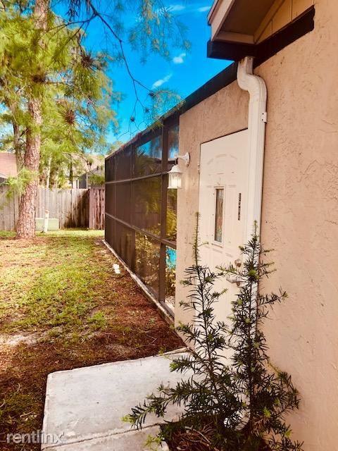 1344 Periwinkle Pl - Photo 3 of 10