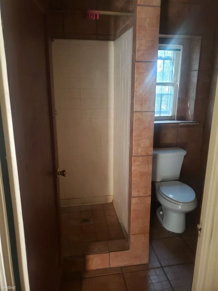 3417 S. Main St. - Photo 3 of 7