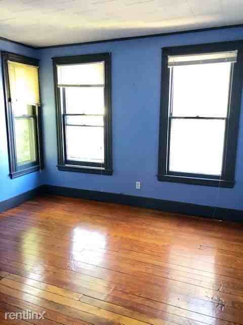 222 Sherman Ave - Photo 2 of 7