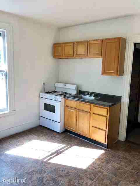 222 Sherman Ave - Photo 3 of 7