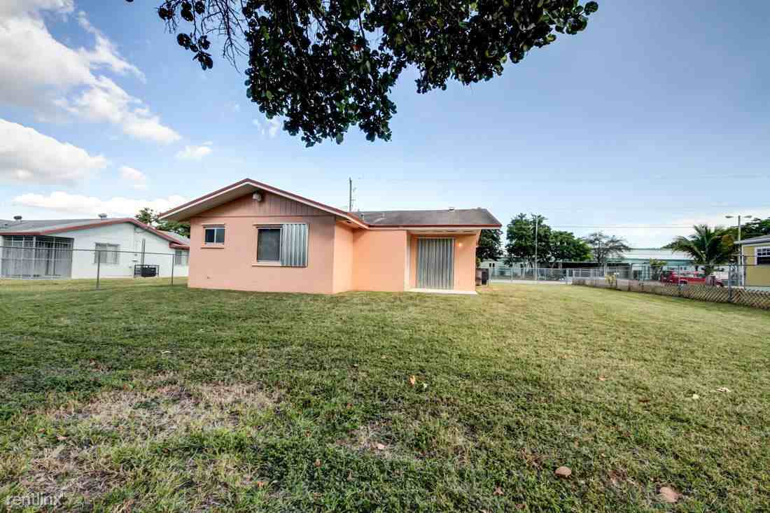 16960 SW 104th Avenue Apartments 16960 SW 104th Ave, West Perrine, FL