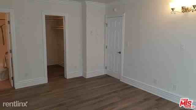 827 2nd St - Photo 3 of 10