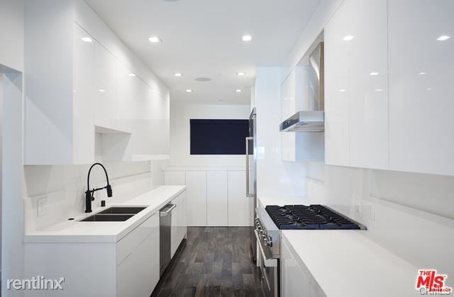 311 Ocean Ave - Photo 3 of 10