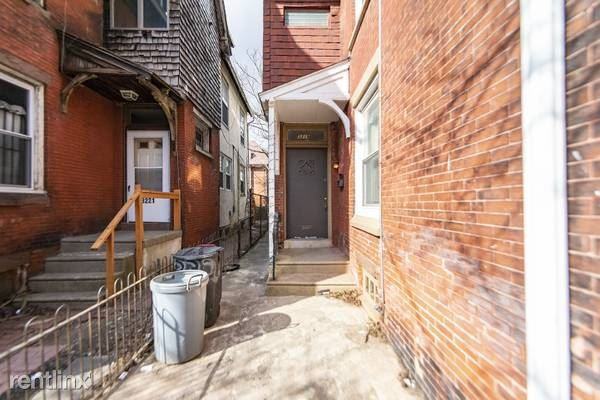 3215 Summer St - Photo 2 of 21