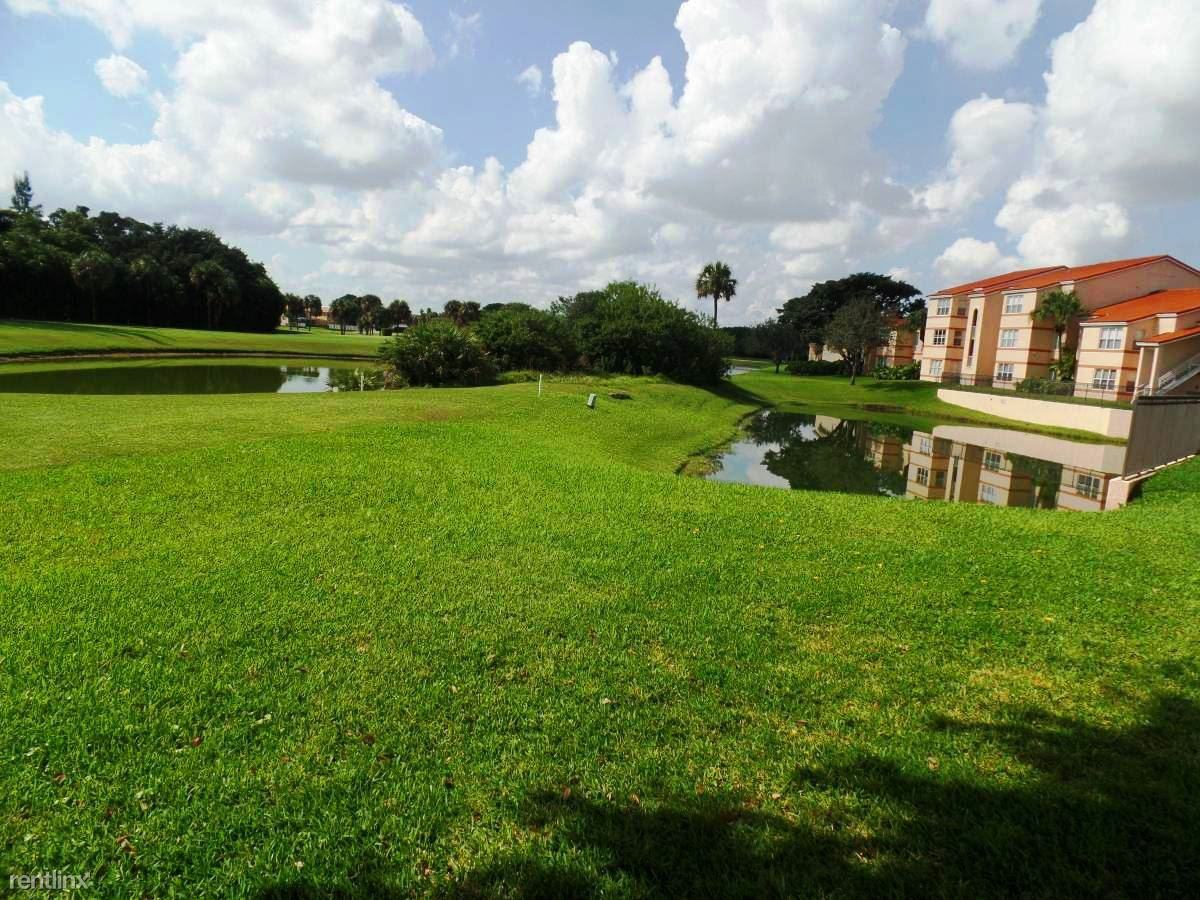 3370 Pinewalk Dr N - Photo 2 of 26