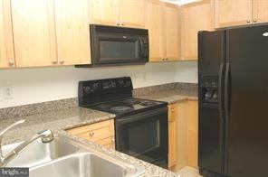 777 7th Street Northwest - Photo 3 of 8