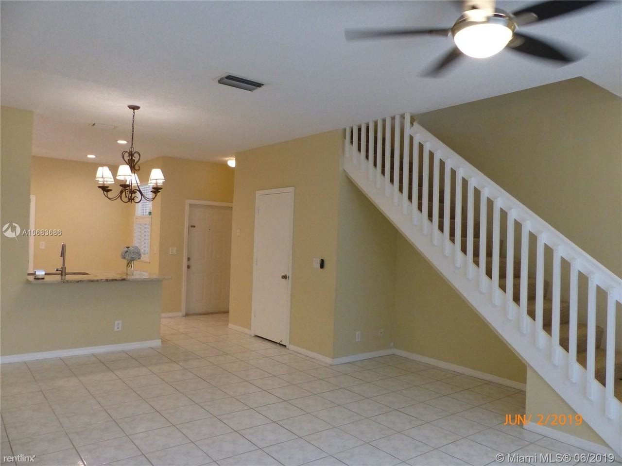 1944 Madeira Dr - Photo 3 of 14