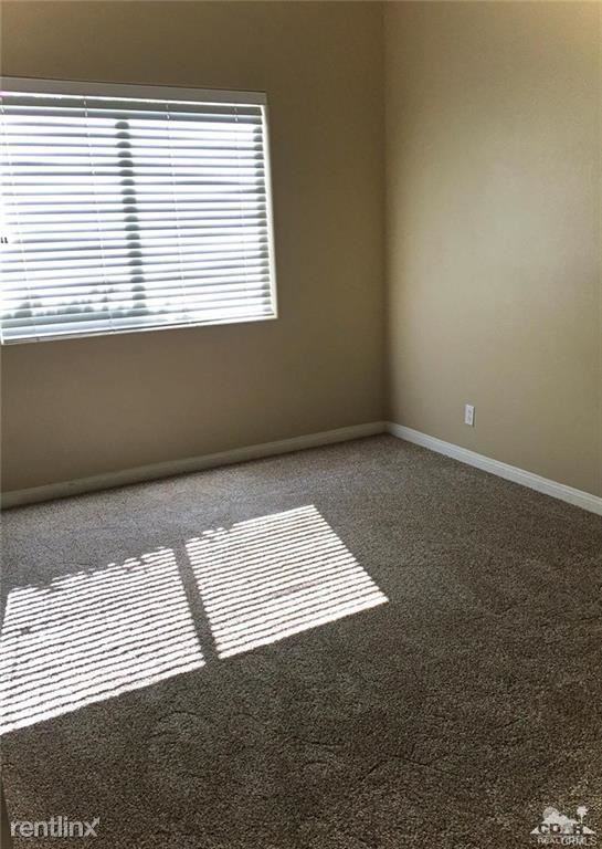 45120 Eagle Crest Ct - Photo 3 of 10