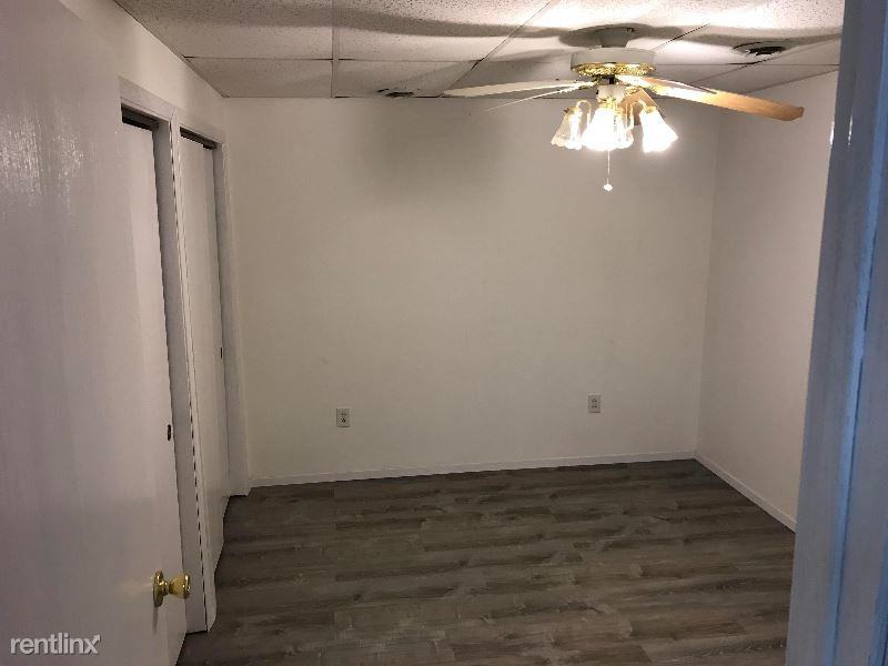 351 Chicago Rd 8 - Photo 2 of 5