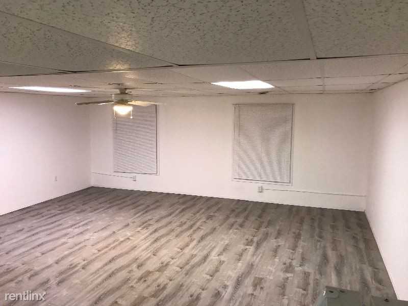 351 Chicago Rd 8 - Photo 3 of 5