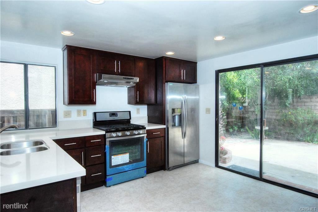 4144 Lost Springs Dr - Photo 3 of 10