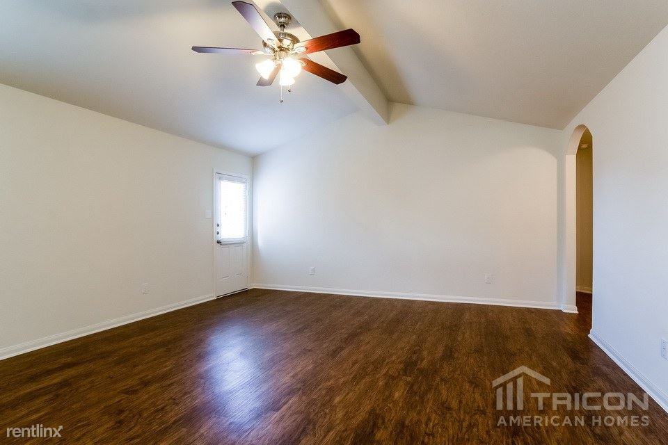 12306 Wavecrest Road - Photo 3 of 30