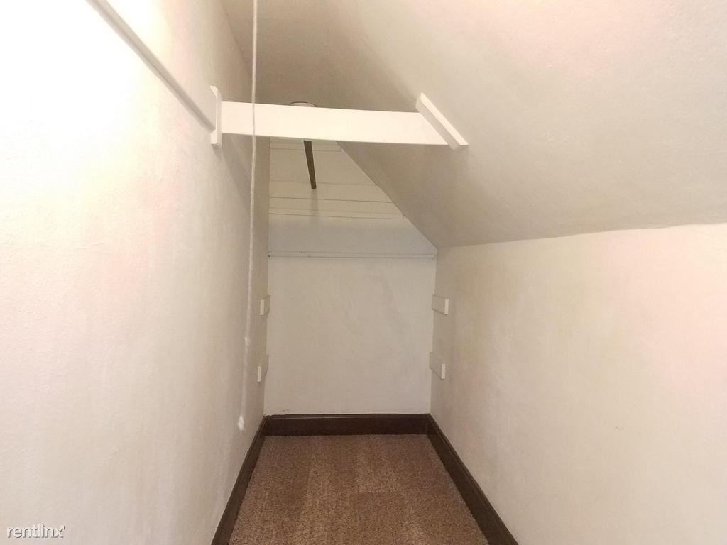 510 45th Street (Upper) - Photo 2 of 29