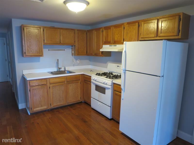 360 Somerville Ave - Photo 2 of 10