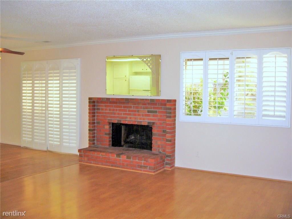 735 Arcadia Ave - Photo 3 of 10