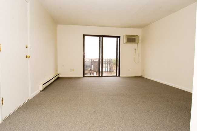 Westminster Ridge Apartments - Photo 2 of 5