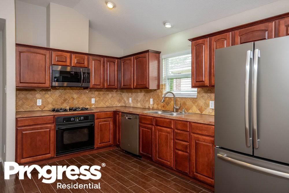 1014 Auburn View Ln - Photo 3 of 21