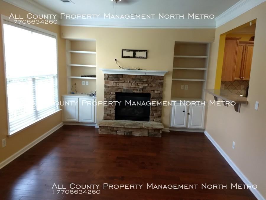 10891 Alderwood Cove - Photo 3 of 12