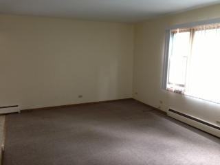 345 Silver St - Photo 2 of 4