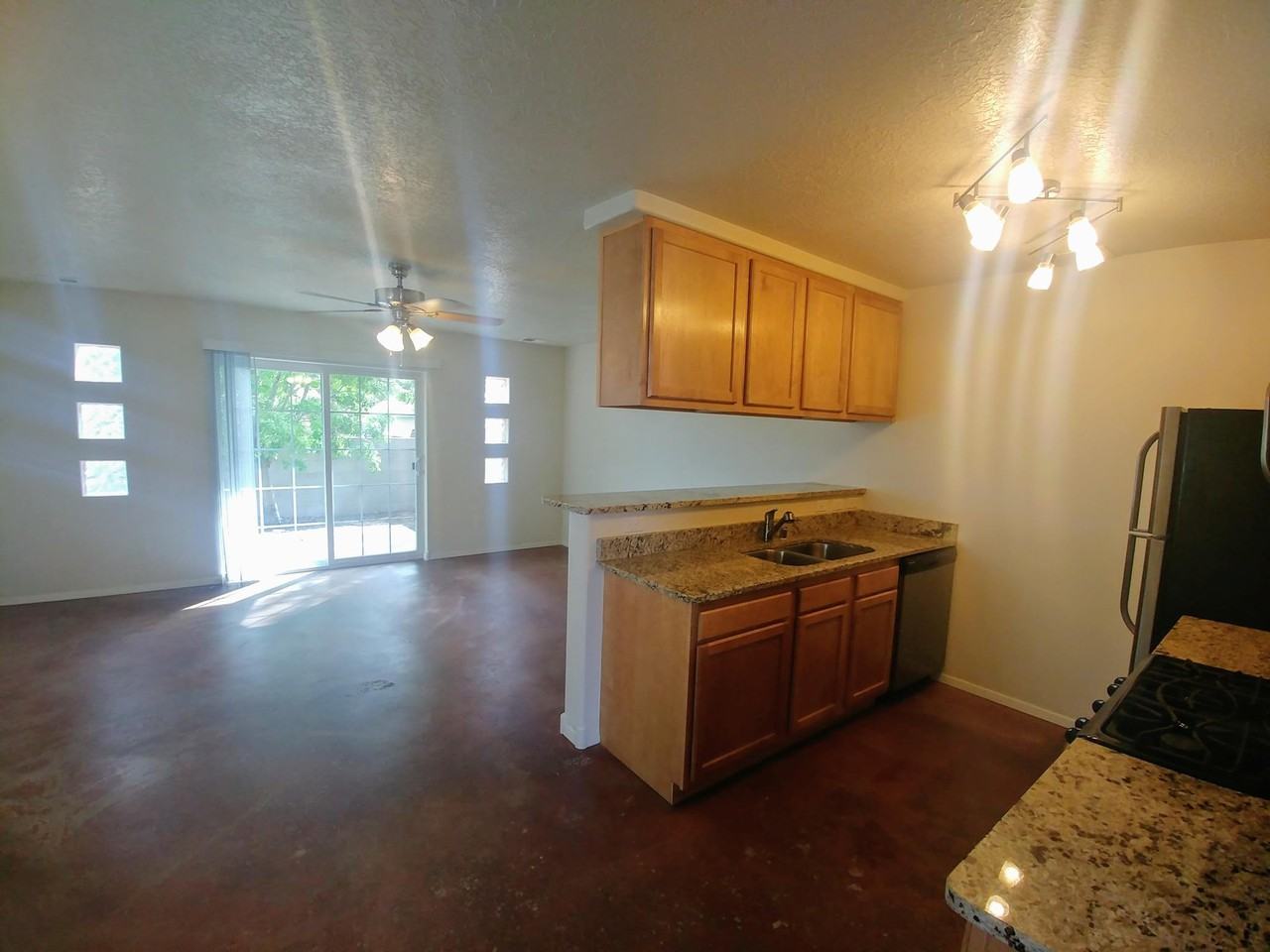 900 Griegos Rd Nw Bldg B - Photo 3 of 27