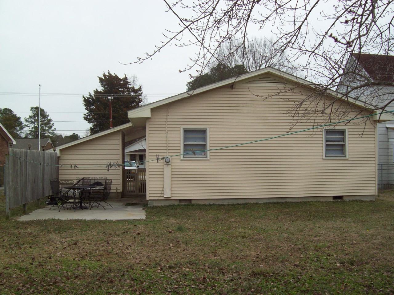 1203 Carolina Ave - Photo 2 of 10