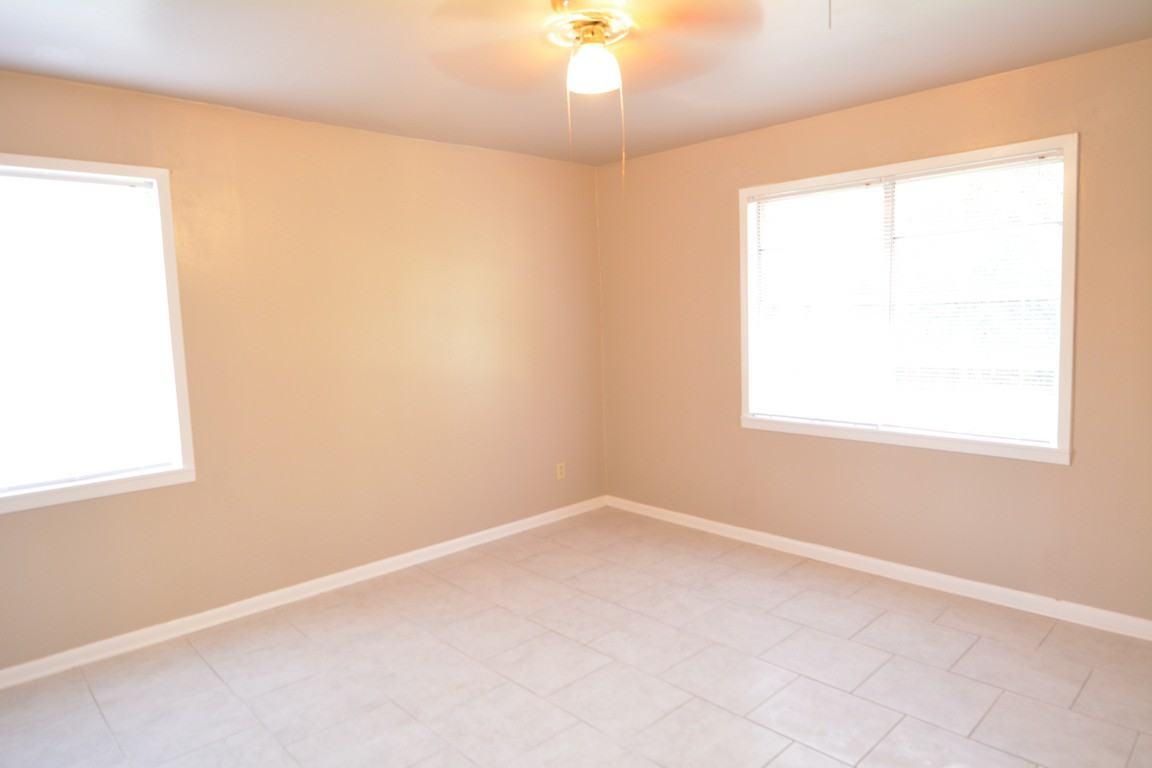 3306 East Dr - Photo 7 of 19