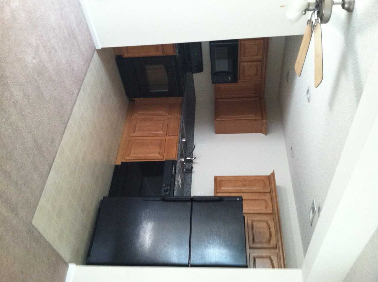 10517 E 46th St - Photo 2 of 10