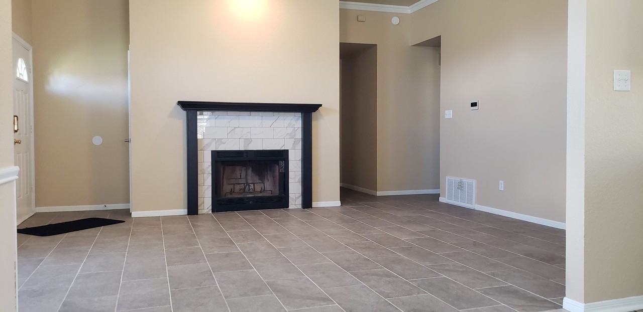 3809 Oak Valley Dr - Photo 2 of 26