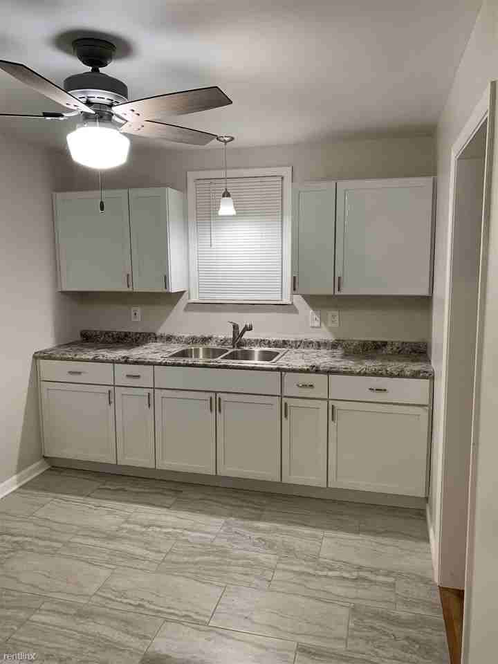 Warren and Evergreen - Photo 2 of 11