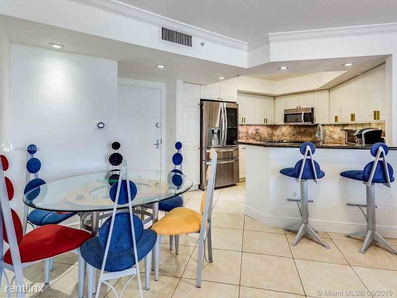 1800 Sunset Harbor Dr 12O1 - Photo 3 of 19