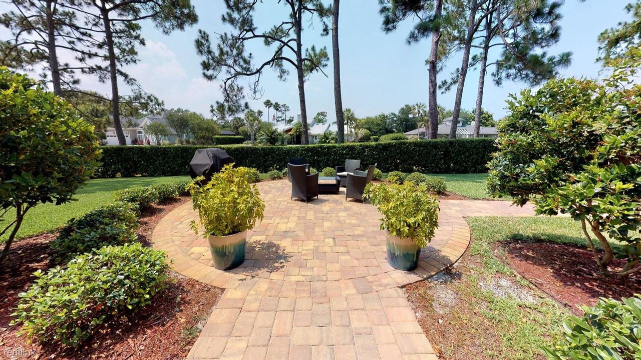 Beachside Condominiums - Photo 3 of 23