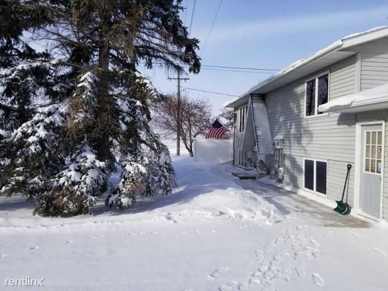 1823 S Main St - Photo 3 of 7
