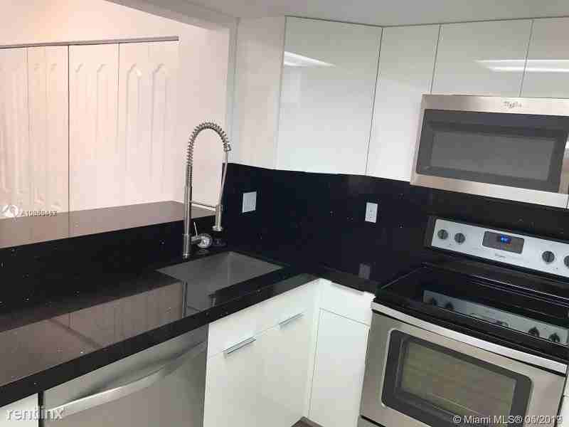 8303 SW 142nd Ave - Photo 2 of 11