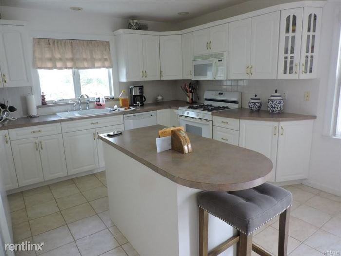 Beautiful 3 Bedroom 4 Bathroom Duplex Located In West Harrison W/D