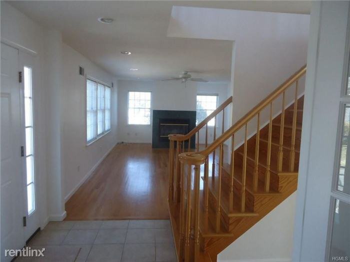 Beautiful 3 Bedroom 4 Bathroom Duplex Located In West Harrison W/D