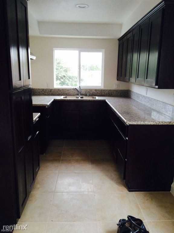 8659 chestnut ave C - Photo 2 of 10