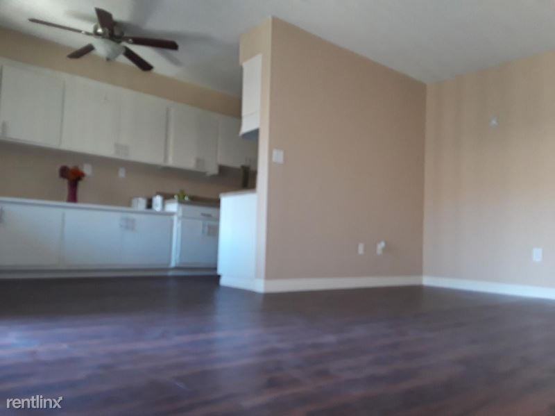 9348 SOMERSET - Photo 3 of 8