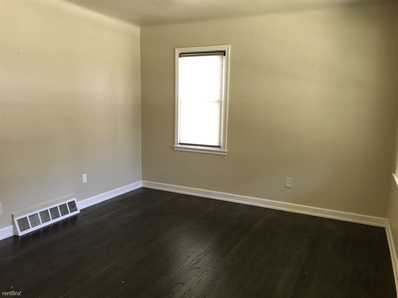 2629 McDowell St - Photo 2 of 9