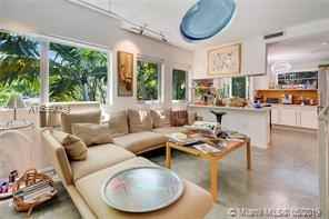 734 Michigan Ave - Photo 2 of 10