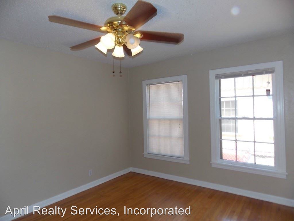 910 E 55th St - Photo 3 of 19