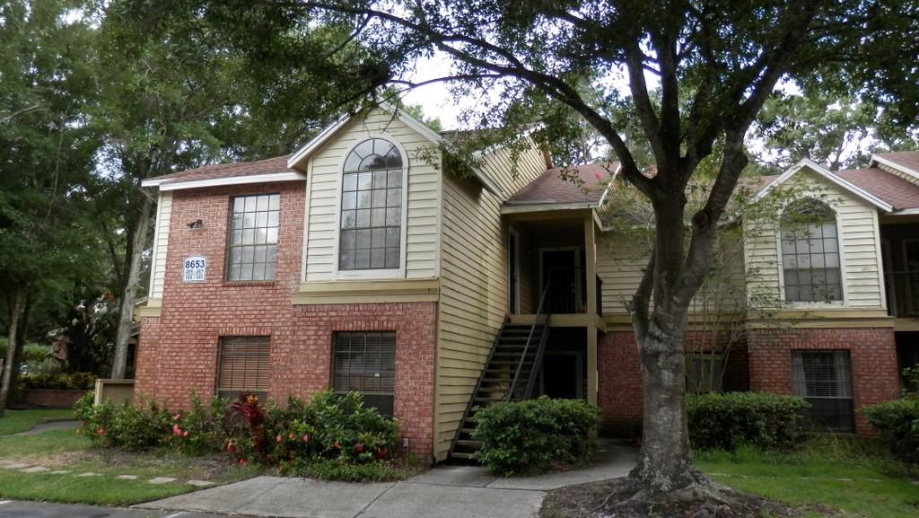 8653 Mallard Reserve Dr - Photo 2 of 11