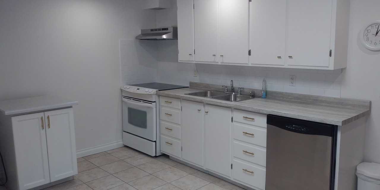 32 Charles Road - Photo 3 of 6