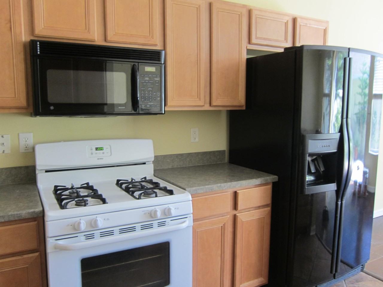 9819 W Park Village Dr - Photo 2 of 15